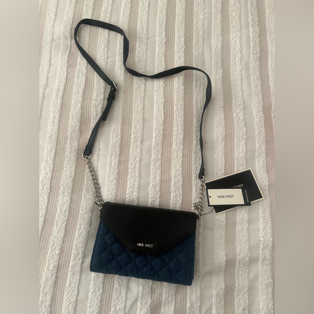 Nine West Crossbody Wallet - Picture 3 of 7